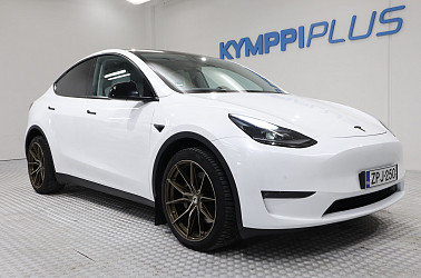 Tesla Model Y Long Range - * Lämpöpumppu / ACC / Panorama / Takuu *