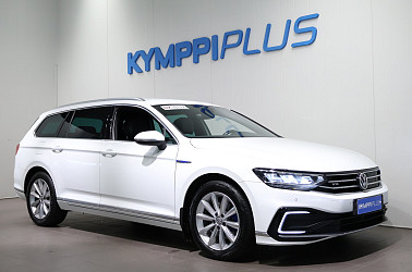 Volkswagen Passat Variant GTE Plug-In Hybrid 160 kW DSG-automaatti - Acc / Led / Koukku / Kamera / Navi