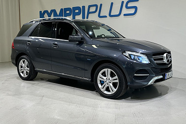 Mercedes-Benz GLE 500 e 4Matic - Juuri huollettu / Neliveto / Vetokoukku / ILS-valot / Vakionopeudensäädin / Automaatti-ilmastointi / Puolinahkaverhoilu / Tutkat edessä ja takana / 2 x renkaat aluvanteilla