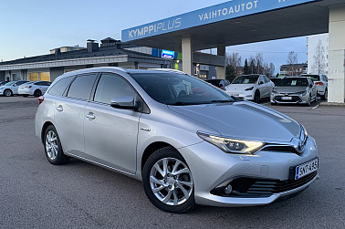 Toyota Auris Touring Sports 1,8 Hybrid Active - * Navigointi / P.Kamera / Cruise / Suomi-auto *