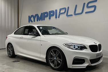 BMW M235i F22 Coupe M235i A xDrive - HarmanKardon / Navi / Sporttipenkit / Siisti