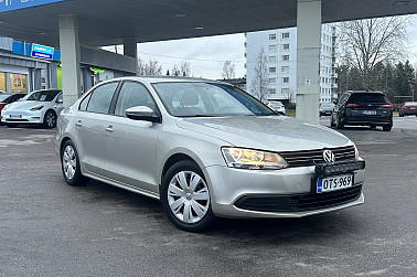 Volkswagen Jetta Comfortline 1,4 TSI 90 kW (122 hv) - / Vähän ajettu / Koukku / Vakkari /