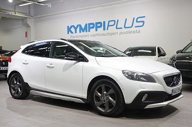 Volvo V40 Cross Country D3 Business Summum aut - VOC / Webasto / Premium Sound / Lasikatto / P.kamera