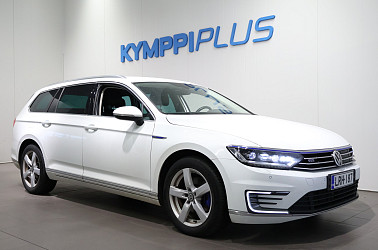 Volkswagen Passat Variant GTE Plug-In Hybrid 160 kW (218 hv) DSG-automaatti - Digimittari / Koukku / P.kamera / CarPlay / Acc