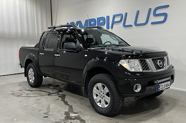 Nissan Navara 2,5 dCi 171 hv LE 4x4 Double Cab - 5-paikkainen / Vakkari / Moottorilämmitin / Nahat / Korotettu