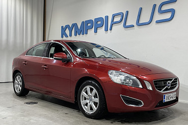 Volvo S60 D3 Momentum Business aut - ACC / Kaistavahti / Blis / Webasto