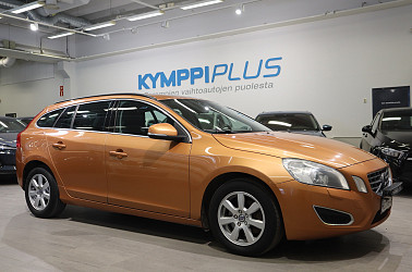 Volvo V60 D5 AWD Momentum aut - Suomi-auto / Webasto / Xenon / Hihna vaihdettu 07/2022
