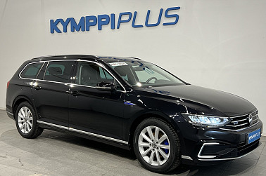 Volkswagen Passat Variant GTE Plug-In Hybrid 160 kW DSG-automaatti - LED / Adapt. vakkari / Navigointi / Kamera / Vetokoukku