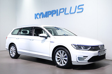 Volkswagen Passat Variant GTE Plug-In Hybrid 160 kW (218 hv) DSG-automaatti - Webasto / ACC / P.kamera / Vetokoukku