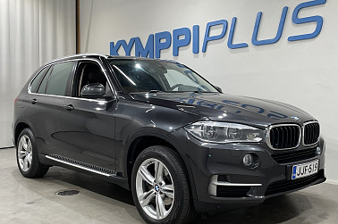 BMW X5 F15 xDrive30d TwinPower Turbo A - Muistit / HUD / Nahat / Yönäkö / Keyless / Koukku / Panoraama / Juuri katsastettu!